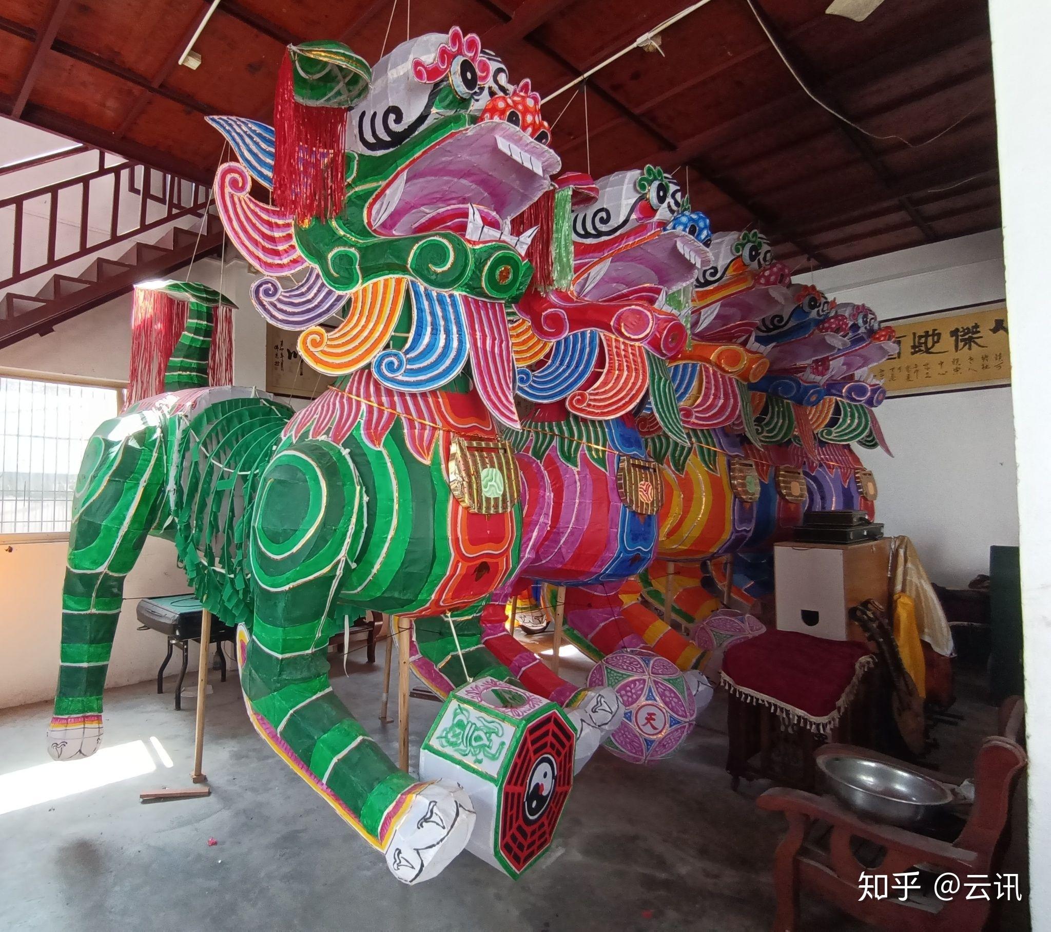 每套宝具包括有:抹草,佛祖灵符,绣花针,犁头生铁,五色线,红袋,绿袋