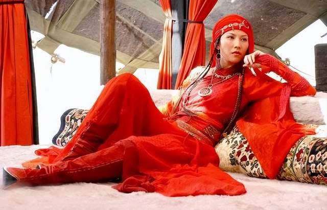 纵是杨云聪不爱飞红巾,却也是无人能毁灭她在他心中的形象.