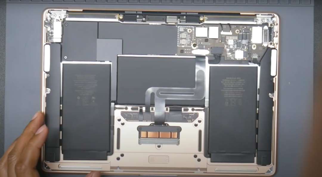 新macbookair拆解无风扇被动散热