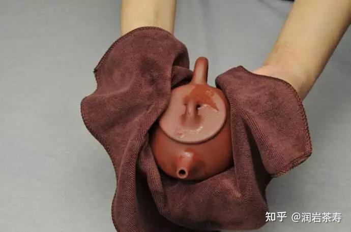 用紫砂壶泡大红袍前先开壶