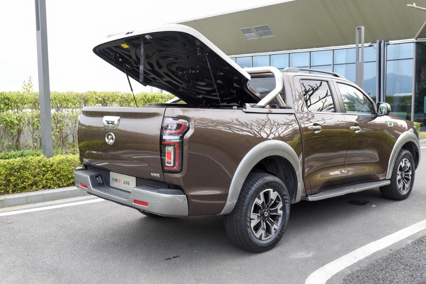 长城炮全球版外观上和普通版车型设计风格大体一致,依旧延续长城炮