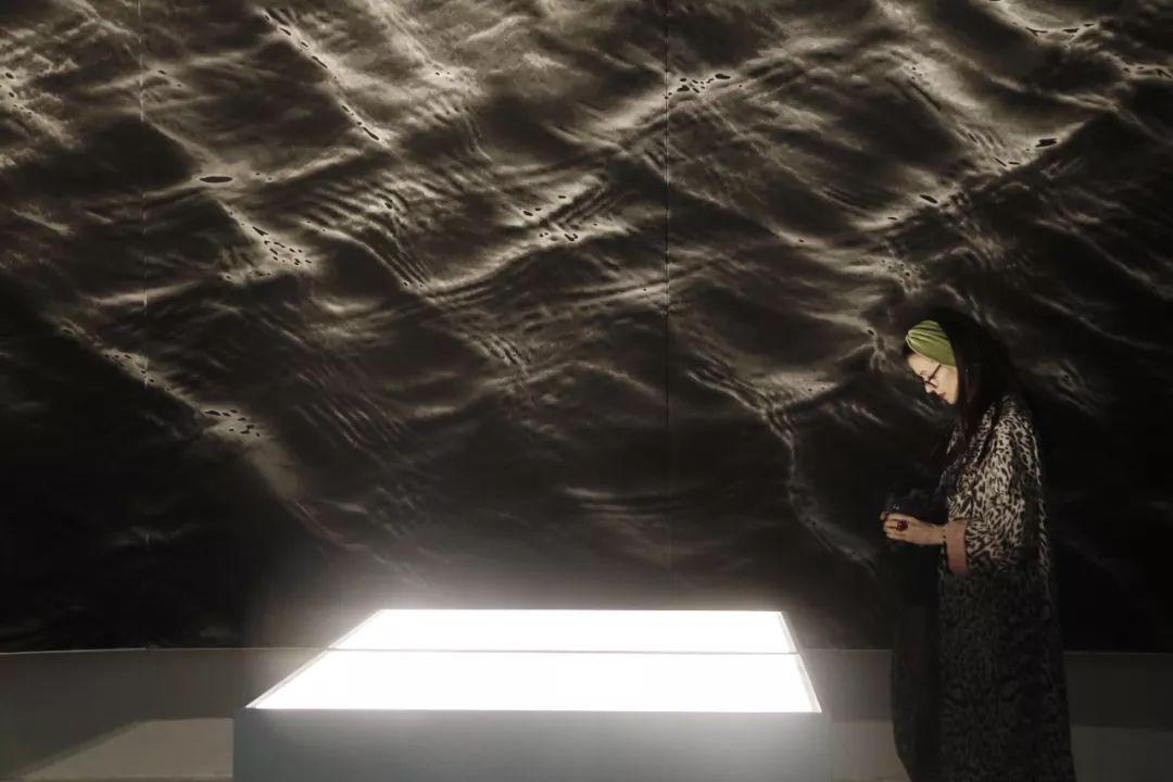 陈琦专访丨水光之间,无所来,亦无所去