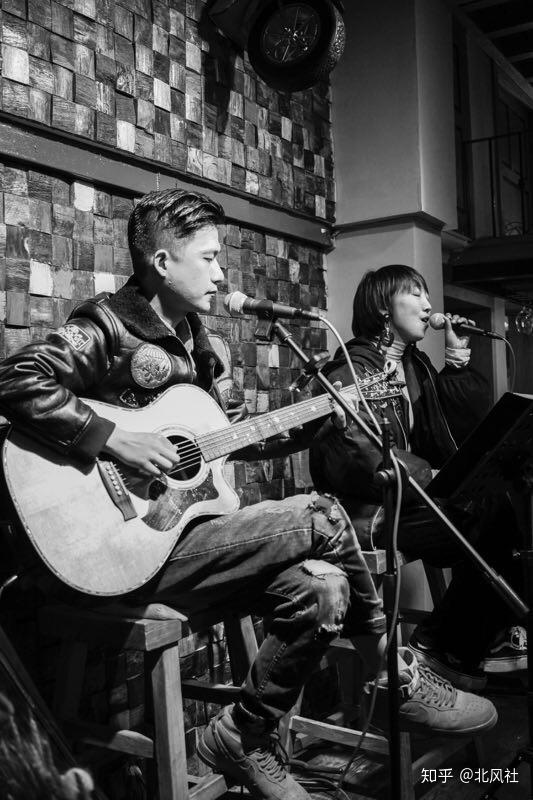 创始人孔令冲(小冲)与苑琪敏(小双)都是怀抱音乐梦想在北京求学的人