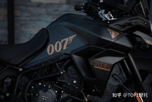 凯旋tiger900邦德限量版上市联名贵了3000美元