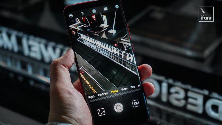 华为 Mate 20 系列上手评测:史上最贵华为旗舰,体验如何?-华为mate20价格?