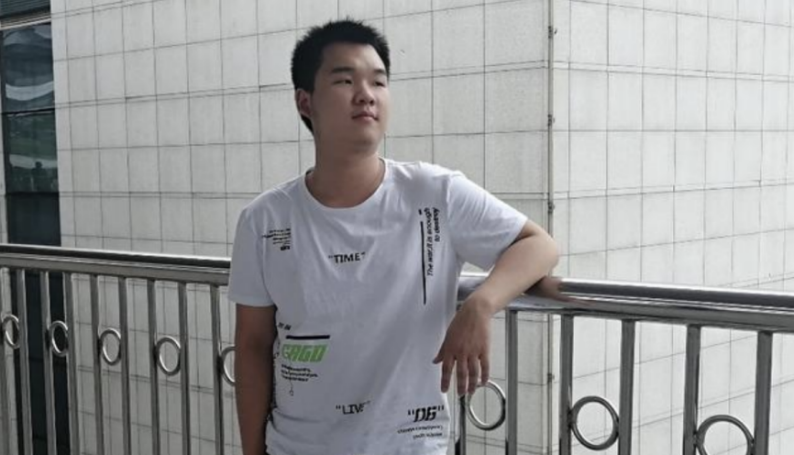 比如河南高考状元,李昊.今年高考落幕,又有几位寒门子弟跃入视野.