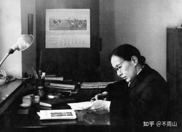 写出《小桔灯》的儿童文学家冰心老照片 - 知乎