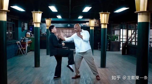 川井宪次故事背景:1935年佛山切磋对象:廖家拳掌门人廖师傅切磋地点