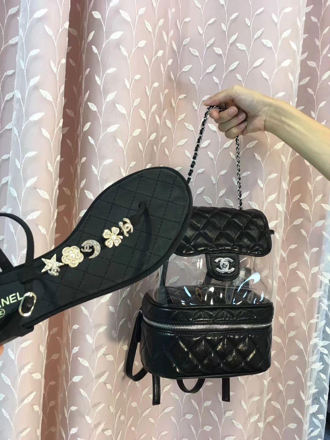 卖高仿衣服的微信号多少?