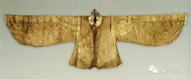 讨论点关于明清传统服饰汉服点不一样的想法最近看了许多帖子有感而发