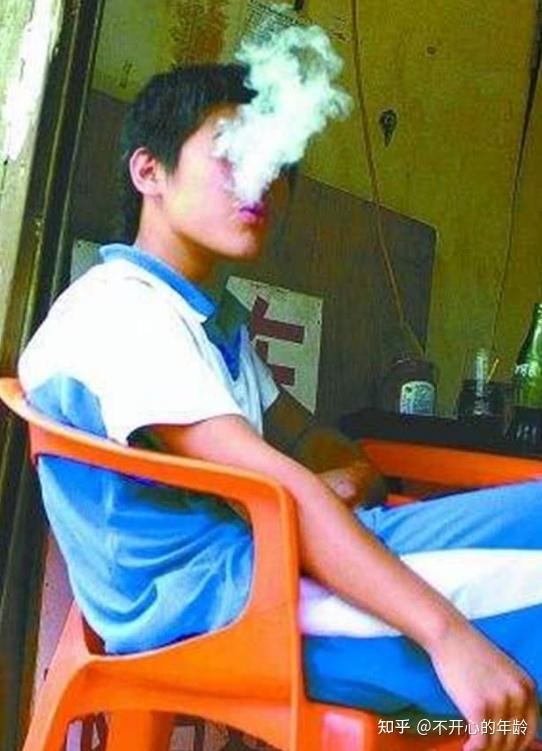 衡水一中学孩子因抽烟回家反省两周,合理吗?网友:先抽颗烟压压惊