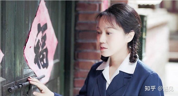 接着是由闫妮和王砚辉首搭夫妻主演的《亲爱的爸妈》,老实讲自从看完