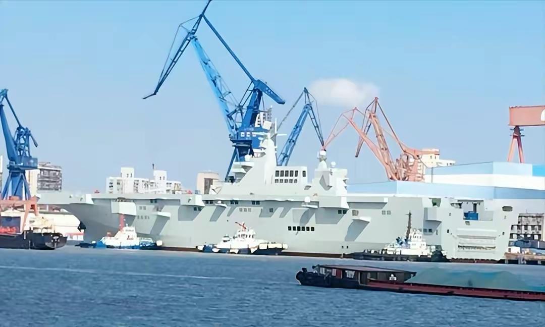 中国小航母,彪悍的075两栖攻击舰服役 - 知乎