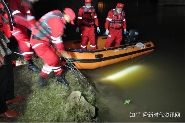 安徽救援车_宇通重工多功能破障车赶赴天津参与救援_乌鲁木齐勾车救援