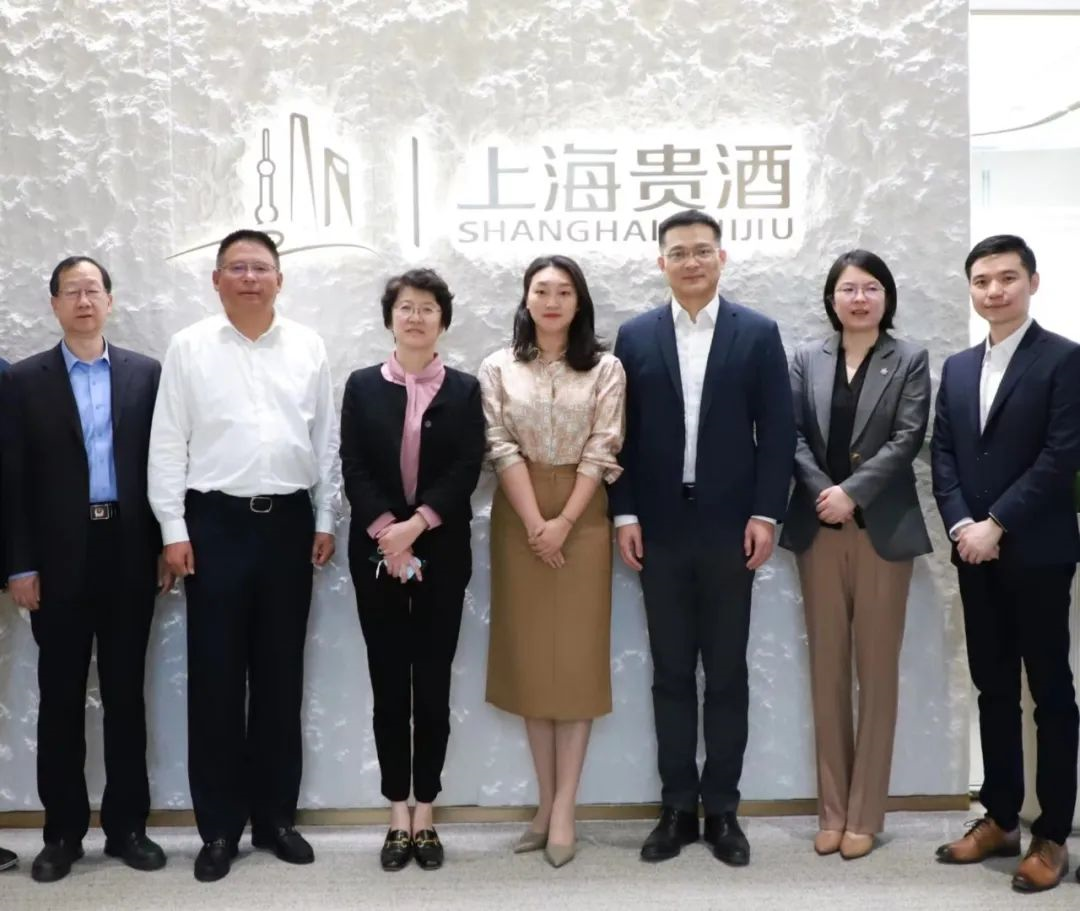 奉贤区经委,区投资促进办主任张贤,区市场监督局局长曹栋,区庄行镇