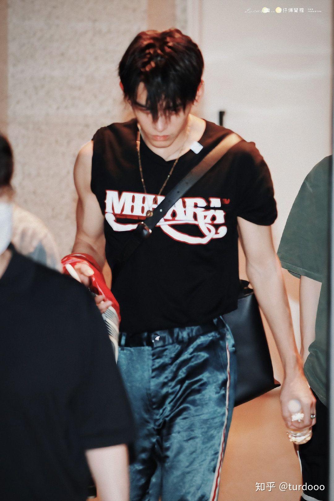 好想入坑黄旭熙呀 有没有什么安利?