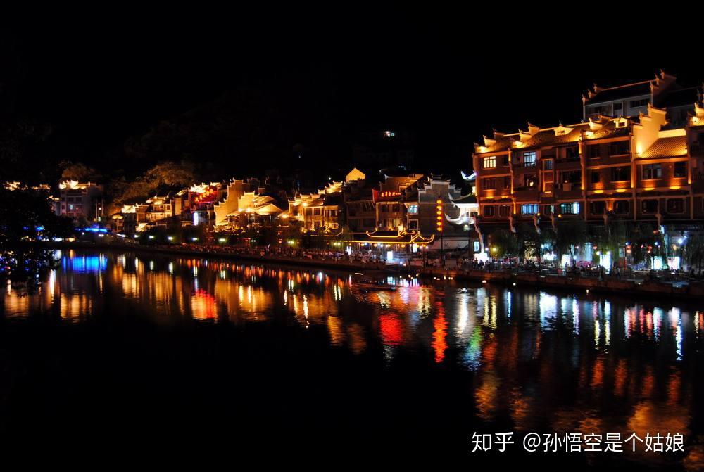 有哪些古色古香的小镇适合小情侣旅游?