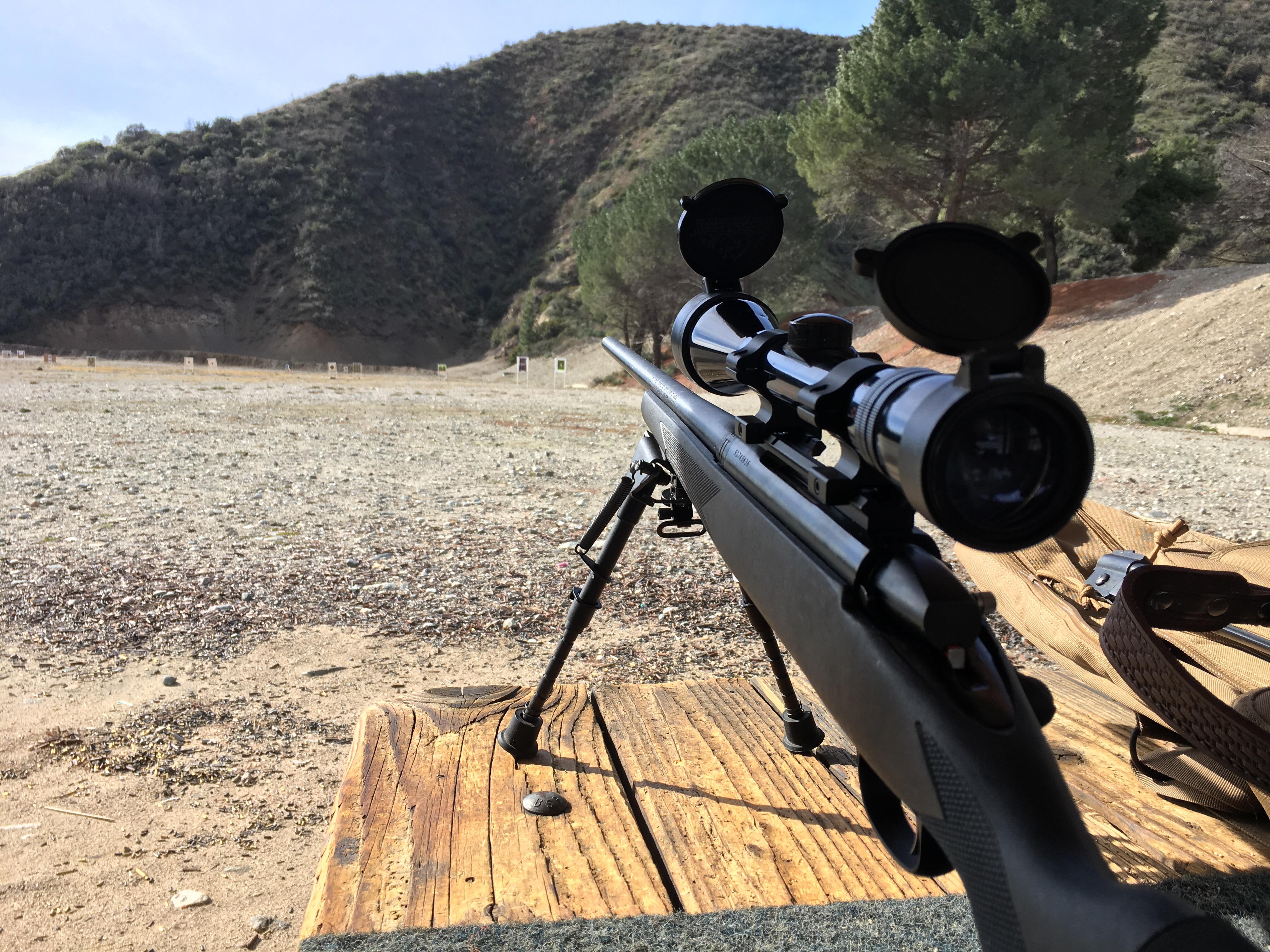 吃鸡(我没玩过,只看过)里,给枪械安装上捡来的瞄准镜就能准确开枪射击