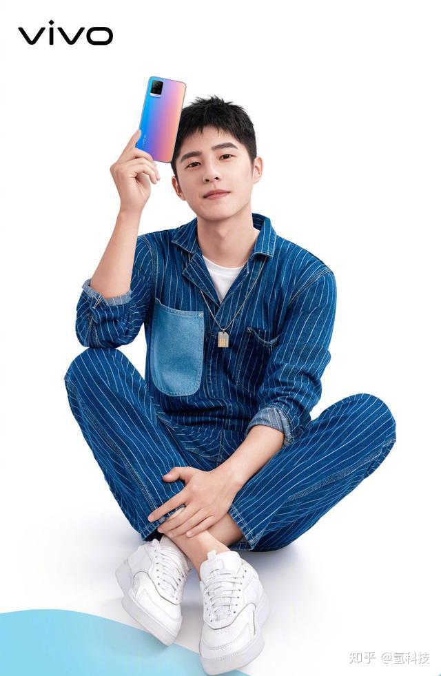 自拍方面,从市面上来看,有一个比较值得大家关注,就是vivo的s系列手机