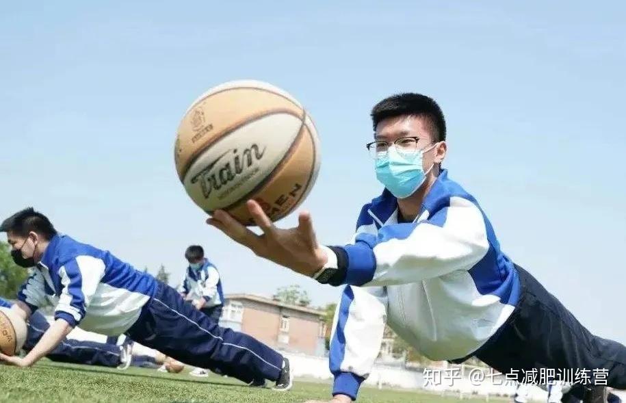七点减重初中生因带口罩跑步猝死疫情期间你该怎么运动