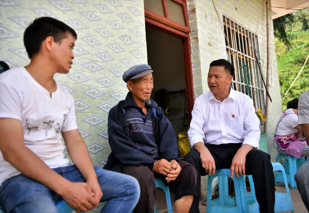 南网贵州威宁供电局驻村第一书记王述崇让明星村成为明星村