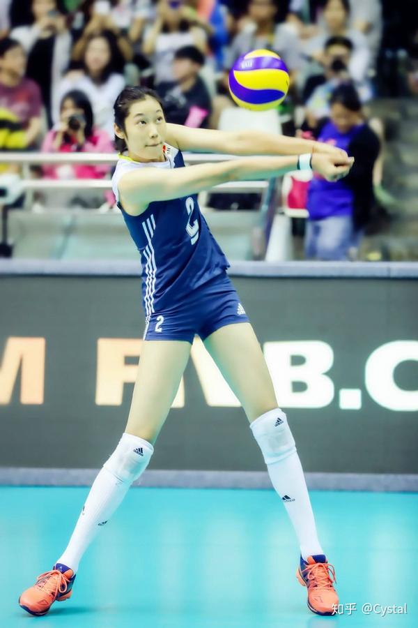 说一个不是女明星的,女排现任队长朱婷了解下.