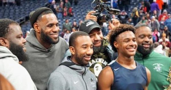 詹姆斯携手杜兰特湖人双核时代开启季后赛前景光明