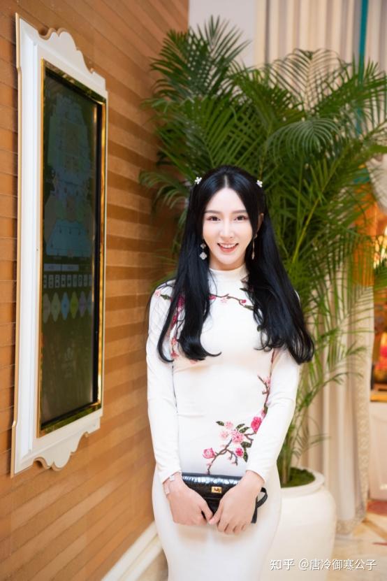 中国内地90后新生代演员李想受邀出席第32届华鼎奖