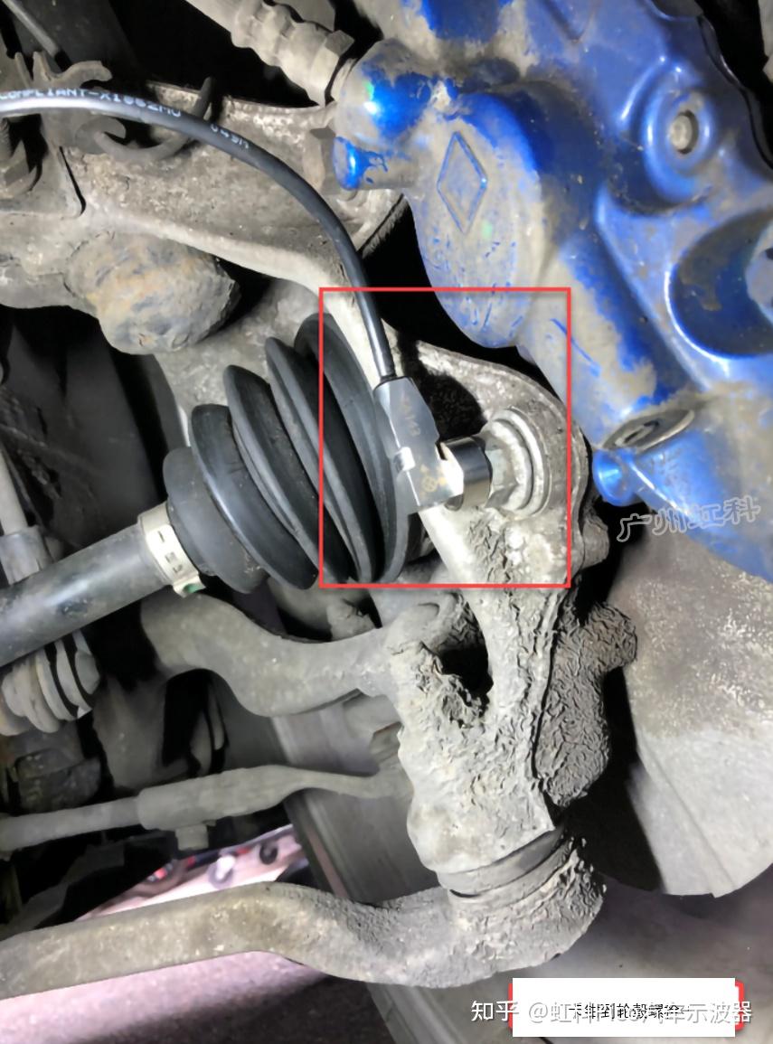 宝马320dm运动型xdrive旅行版右舵转向柱发出敲击声