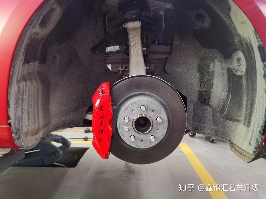 汽車改色噴漆剎車卡鉗輪轂改色噴漆深圳特斯拉深圳汽車維修