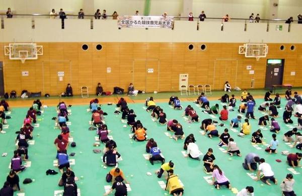 榻榻米上的格斗技——日本传统桌游“歌牌”怎么玩? - 知乎