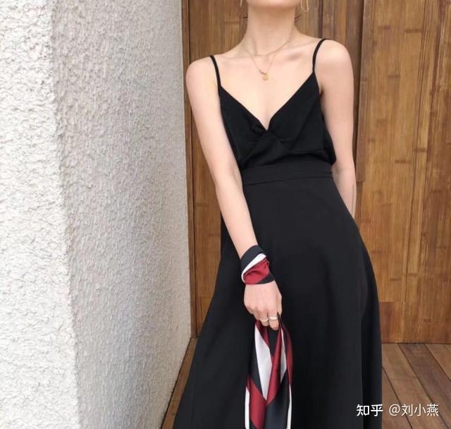 时尚圈一直盛传平胸女人才高级？那是你没见过大胸女人穿衣服多美 - 知乎