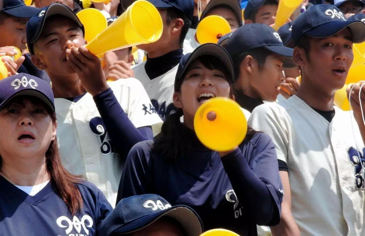 甲子園球場上的棒球隊女子經理,她們只是青春物語裡的純愛擔當?