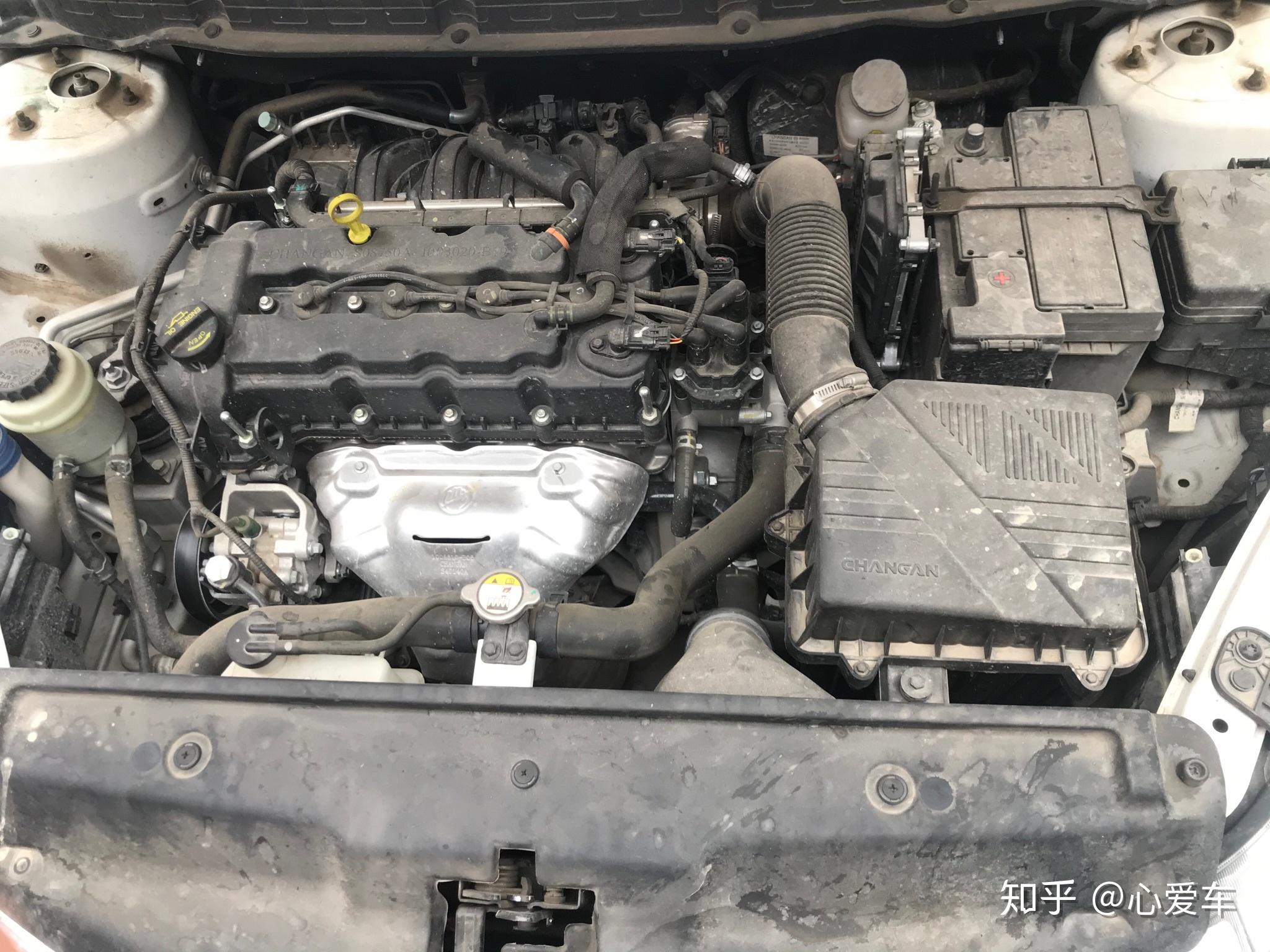 发动机舱虽然有浮土,但无油渍,螺丝均无拧动痕迹轮胎为20年第21周生产