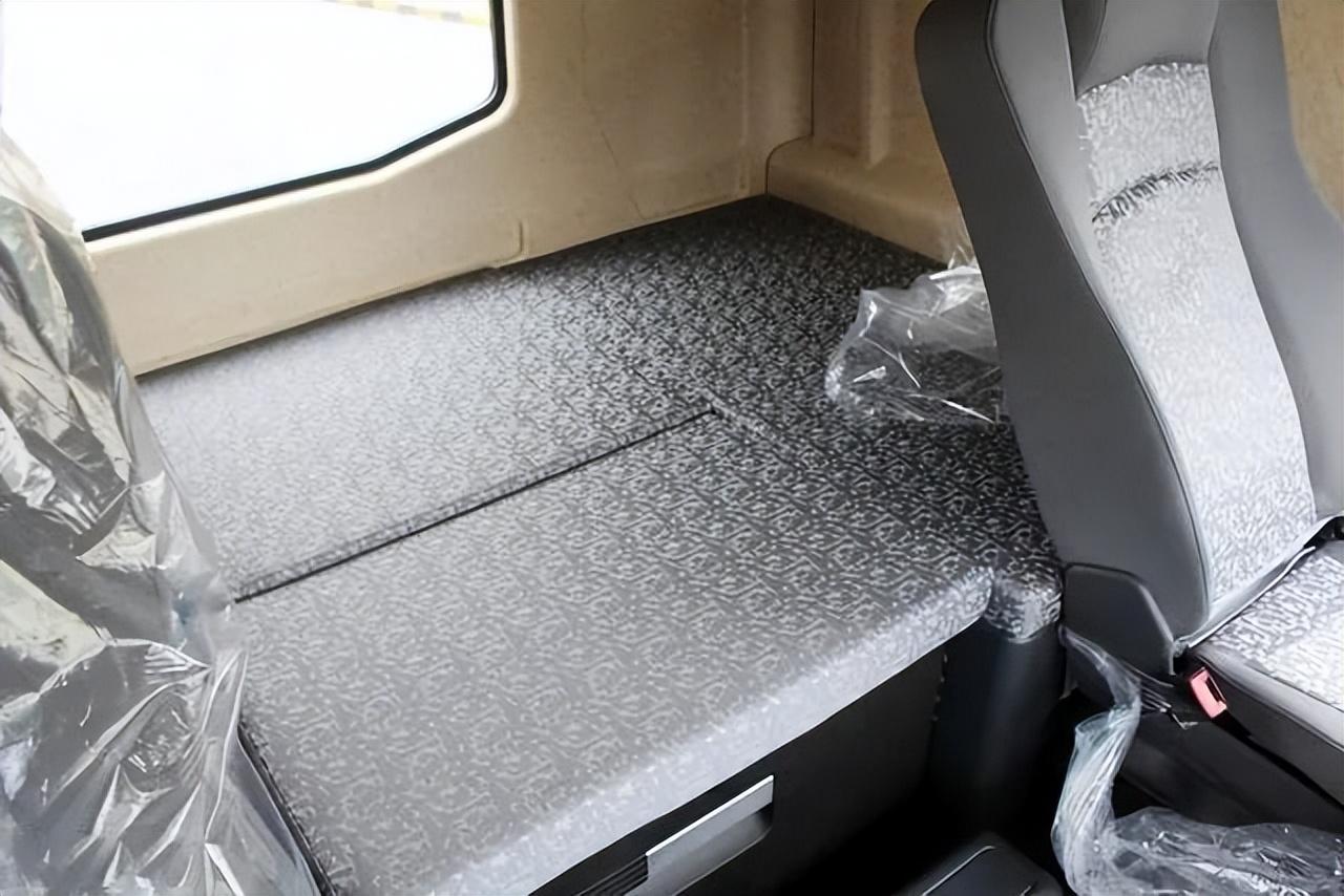 平头卡车也能带生活舱,三款平头生活舱卡车对比,谁更舒适?