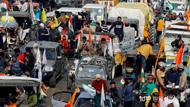 上万名印度农民开着拖拉机冲向新德里示威莫迪的农业改革再度失败