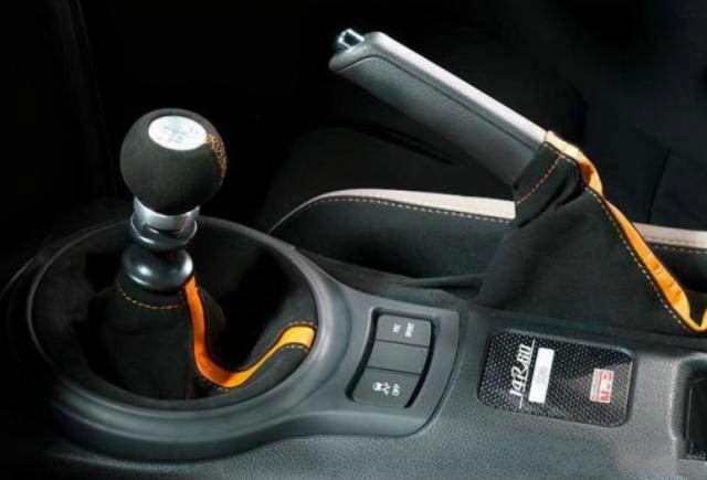 驻车制动手刹三种类型特点全解析