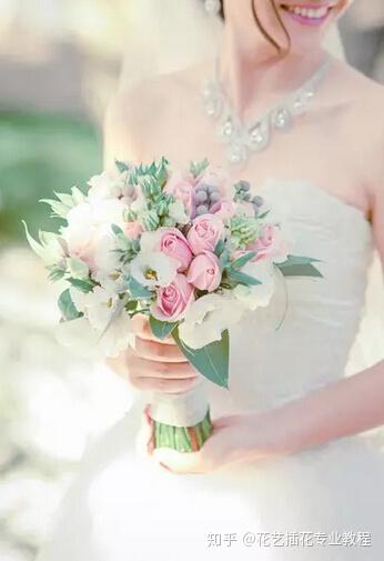 新娘手捧花要多少朵?不同种类鲜花的含义