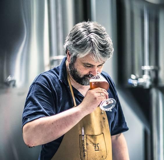 工业啤酒的全面萎缩,销量不足中国啤酒市场1%的精酿啤酒却逆势渡舷