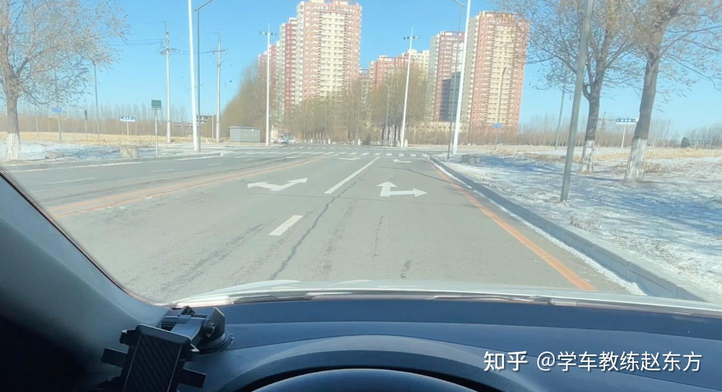 科目三换挡+打方向总手忙脚乱？教练3招教你分开操作，考试稳过！