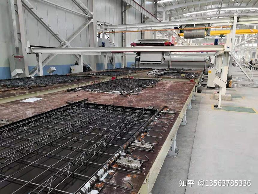 如图1所示:内墙板的生产工艺以自动划线工序为一个循环的起点,依次