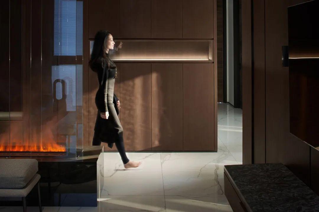 女主人木门不远离生活展自然恬静的韵味