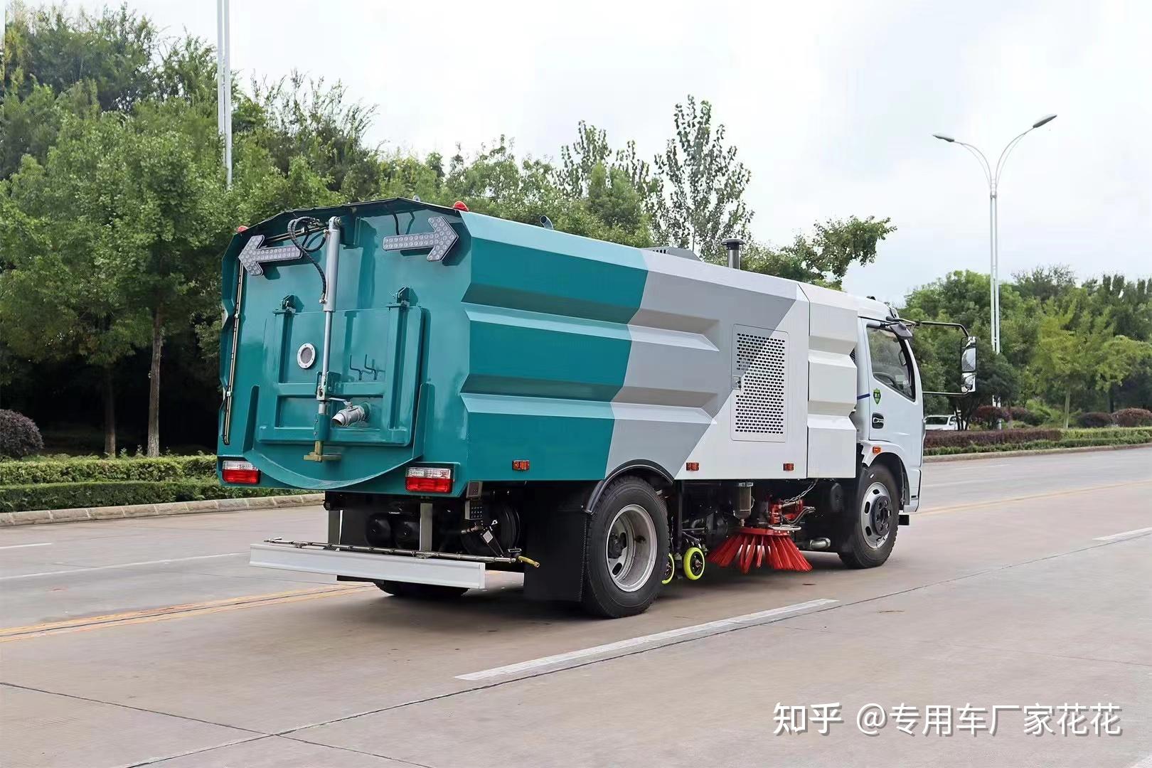 采用了我司独创的v型喷管清洗技术,集扫路车和高压清洗车功能一体,既