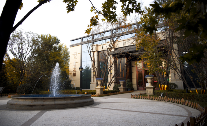 翡丽公馆二期延续一期的高贵法式血统,以典雅浪漫法式情怀还原繁华城