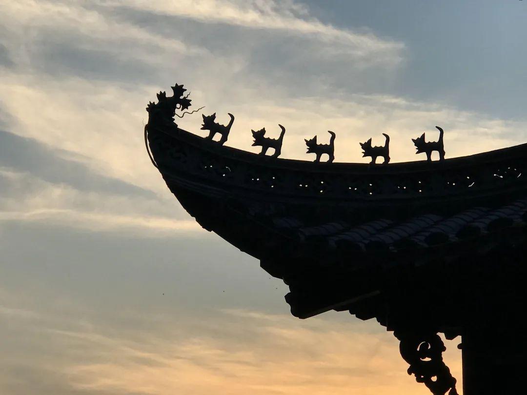 沉默屹立，威严守护——中国古建筑屋脊上的吻兽 - 知乎