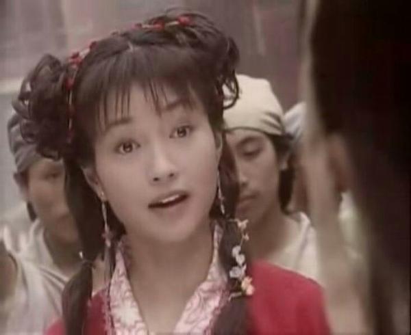 她還是1999年蘇有朋,林志穎版《絕代雙驕》中鬼馬的小辣椒張菁