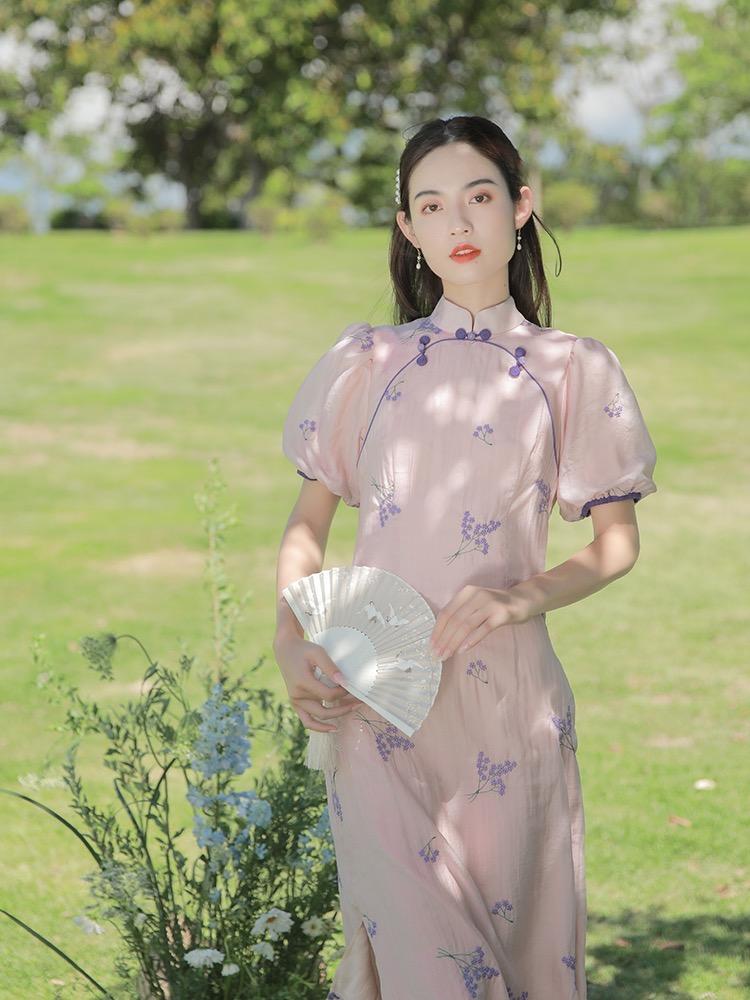怎么穿旗袍好看女生 v2-5c7e7be04189a8f26eb58df63893cf6d_r.jpg