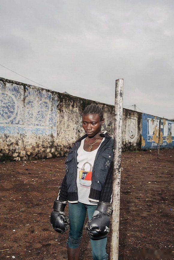 刚果,兵营外的"1美元女孩",用拳击自卫的女孩儿,看完哭啦 - 知乎