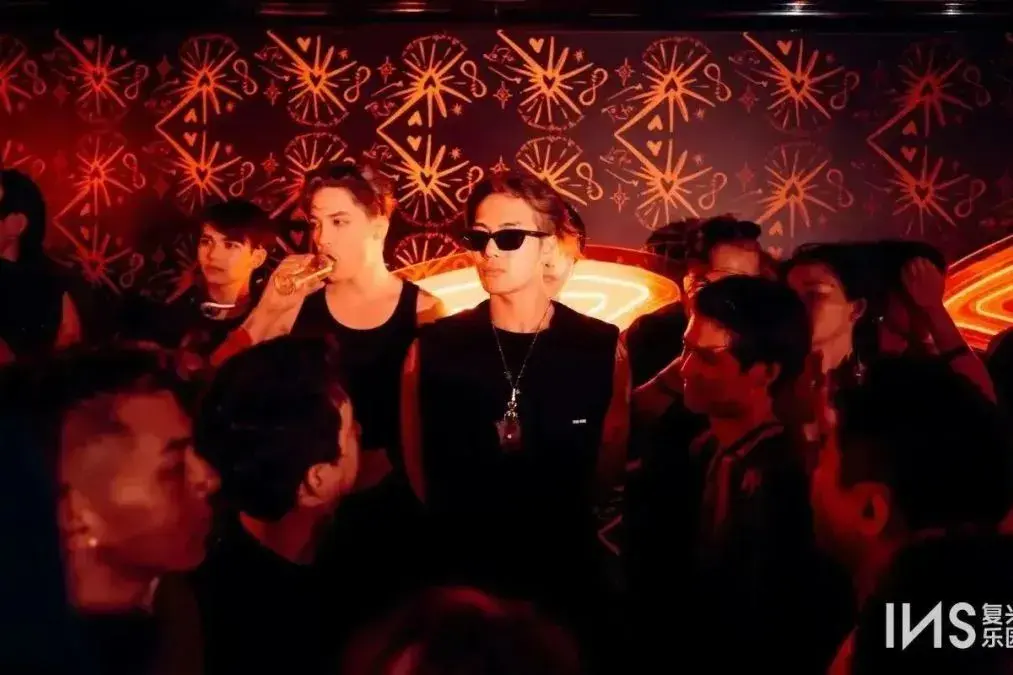 上海正在流行晚6早5的生活模式