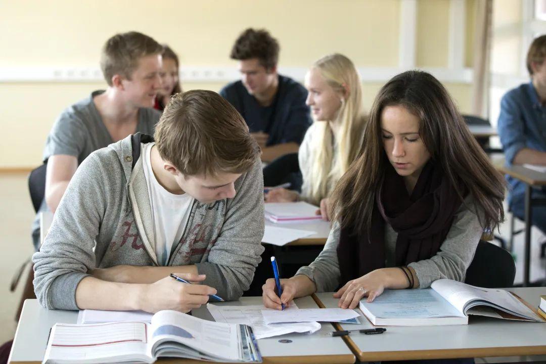 失业率低,受到高等教育或是所学专业为挪威紧缺专业的学生在挪威当地